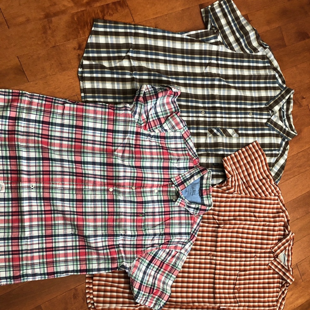 Columbia and IZOD short sleeve button down shirts